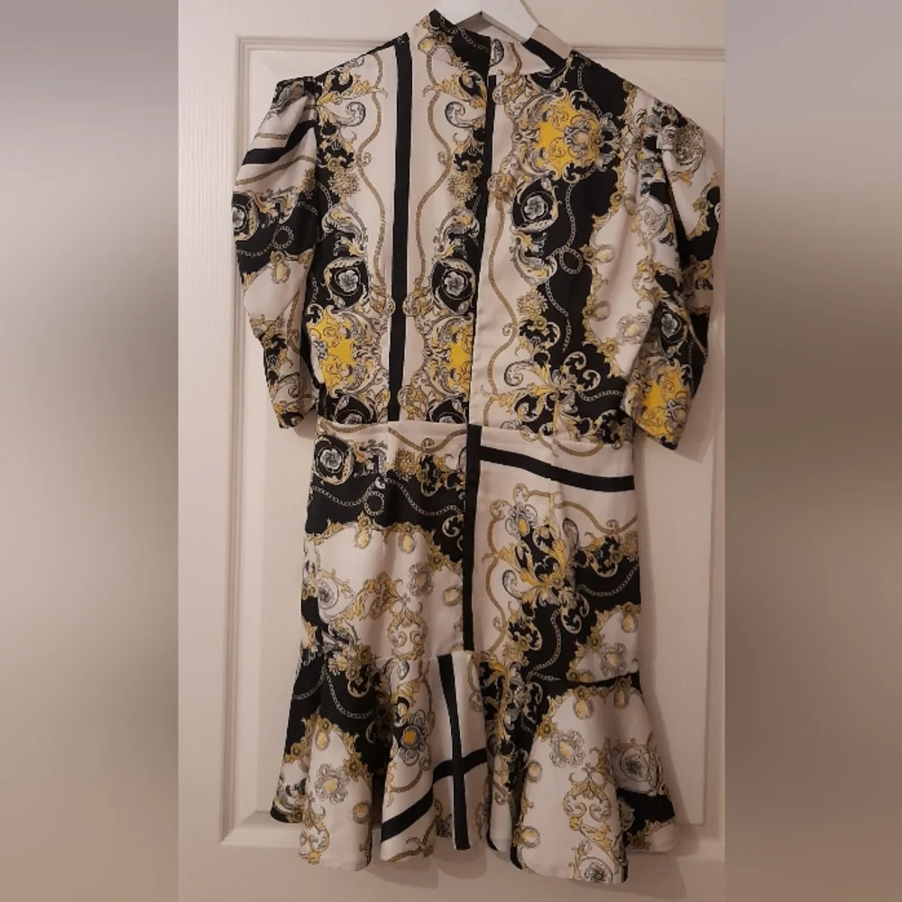 HOST PICK⚜️Bardot Short Sleeve Dress Size 12 - Picture 5 of 8